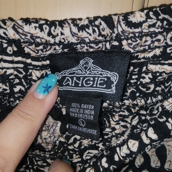Misses sz L Animal print Shorts Elephants by Angie - Picture 3 of 4